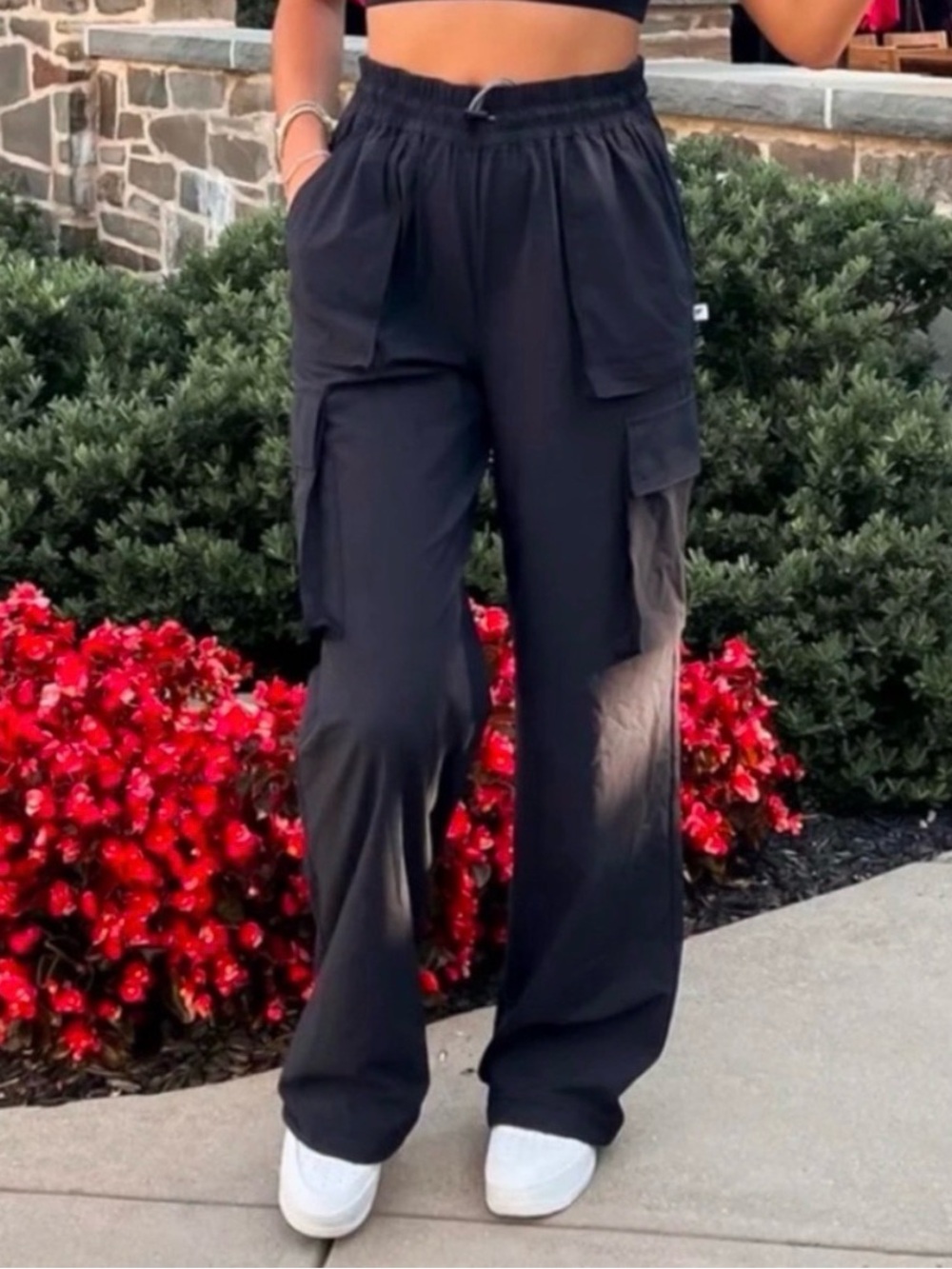 NWT Fabletics Heights Cargo Pant Black Womens Large